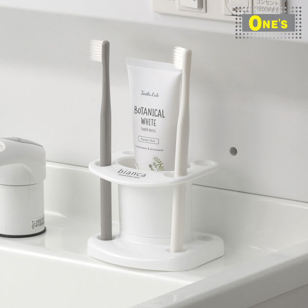 Bianca Bathroom Item Series - White in color. Simple design ビアンカ　歯ブラシスタンド